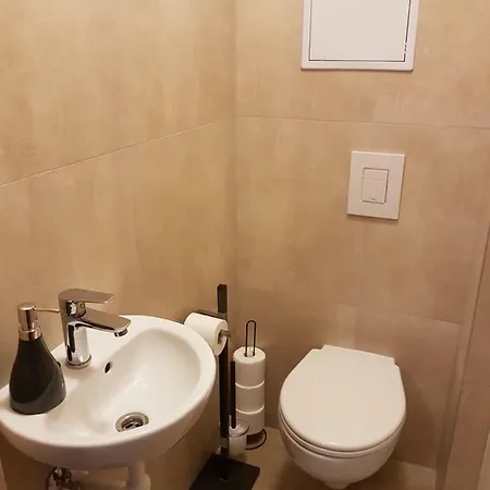 Jasna Lucky شقة ديمانوفْشكا دولِنا